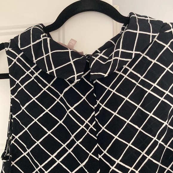 Banana Republic sleeveless window-pane black and white top - Picture 4 of 12